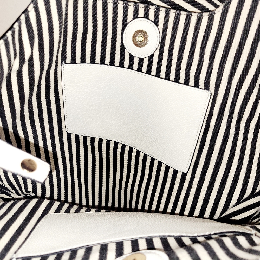 Large White Shoulder Bag - Picture 12 of 14